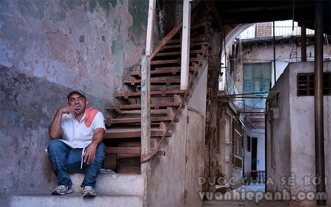Trong khi đó, ở các khu khác của Havana, có rất nhiều ngôi nhà cũ kỹ, xuống cấp.