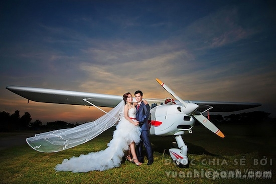 Pre Wedding in front of Airplane 