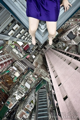 Cô gái nổi tiếng với seri ảnh mạo hiểm trên đỉnh các tòa nhà