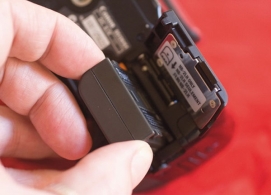 Cách bảo quản pin máy ảnh số?