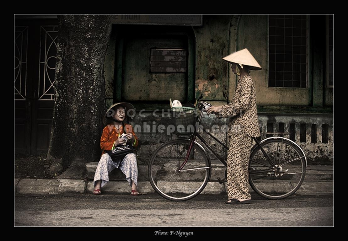 Một bức ảnh mô tả chân thật cuộc sống đời thường ở Hà Nội. Nguồn: idesign.vn