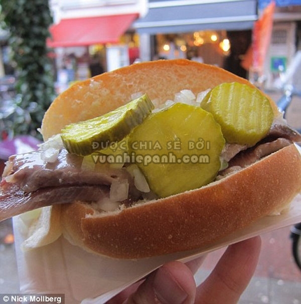 Sandwich cá thu hun khói ở Mỹ