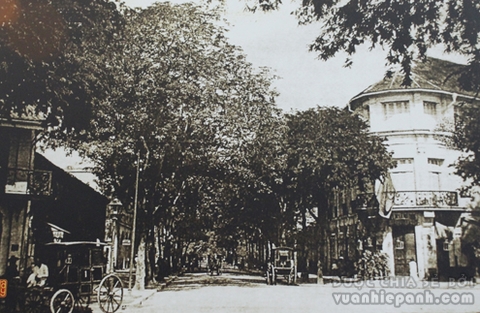 Một đường phố xưa ở Trung tâm Sài Gòn năm 1915
