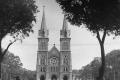 Nhà thờ Notre-Dame de Sài Gòn và Place Pigneau de Béhaine