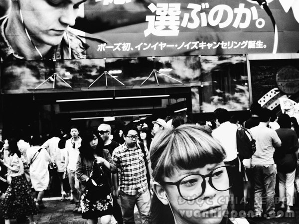 Những tấm ảnh đen trắng đầy cảm xúc về người dân Tokyo 4