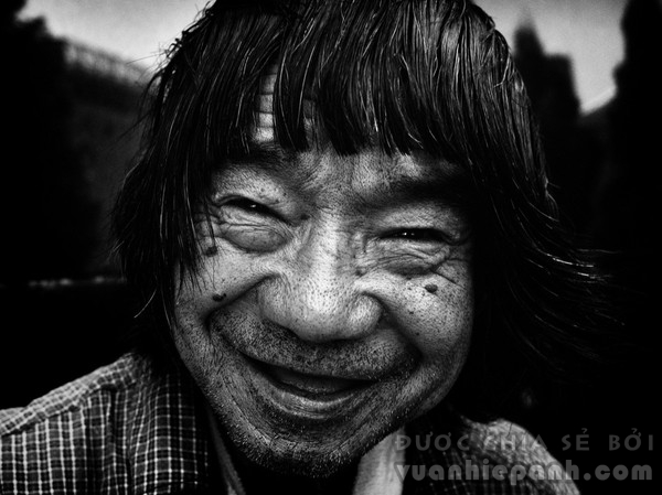 Những tấm ảnh đen trắng đầy cảm xúc về người dân Tokyo 1