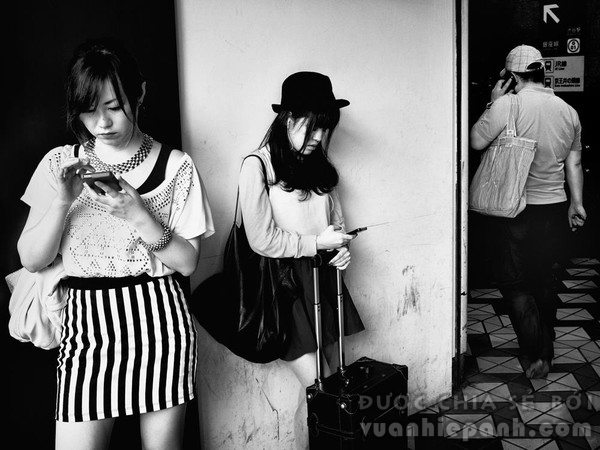 Những tấm ảnh đen trắng đầy cảm xúc về người dân Tokyo 3