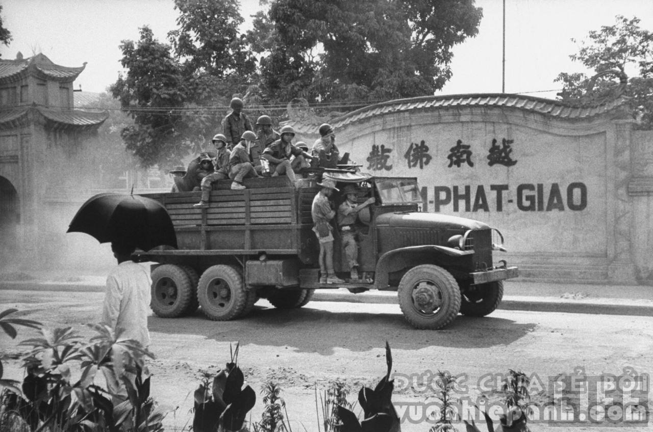 Binh sĩ Quốc gia VN rút từ Nam Định về Hà Nội, tháng 7/1954.