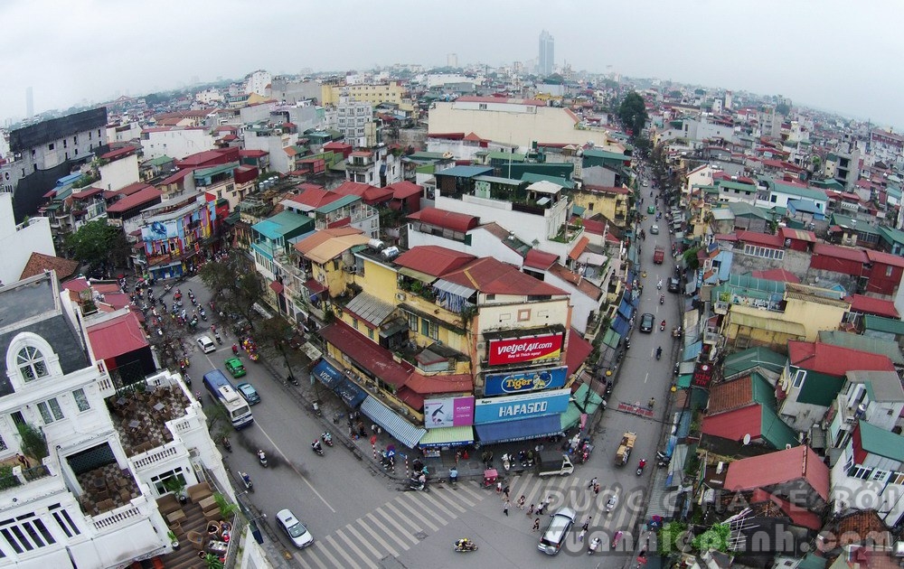 Một góc phố cổ Hà Nội nhìn từ trên cao. Khu vực này thuộc địa bàn các phường Hàng Bông, Hàng Đào (quận Hoàn Kiếm).