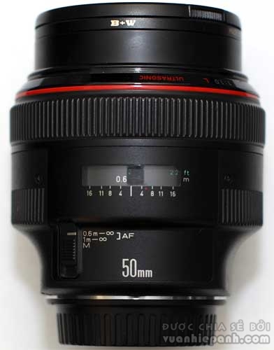 Canon EF 50 mm f/1.0L USM, một trong những ống fix hiếm và đắt nhất hiện nay. Ảnh: Wikimedia.