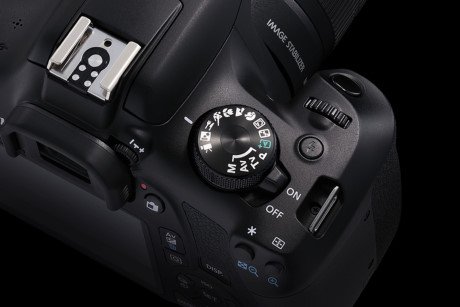 Canon ra mắt DSLR phổ thông EOS 1300D/T6 cấu hình thấp, giá chỉ £290