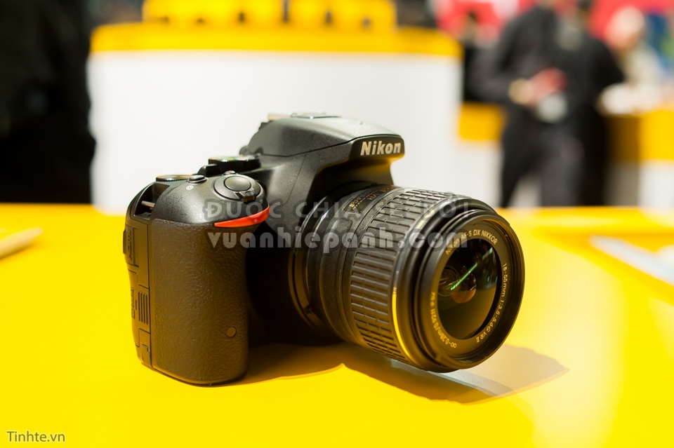 Tinhte.vn-Tren-tay-Nikon-D5500-CES-2015-3.